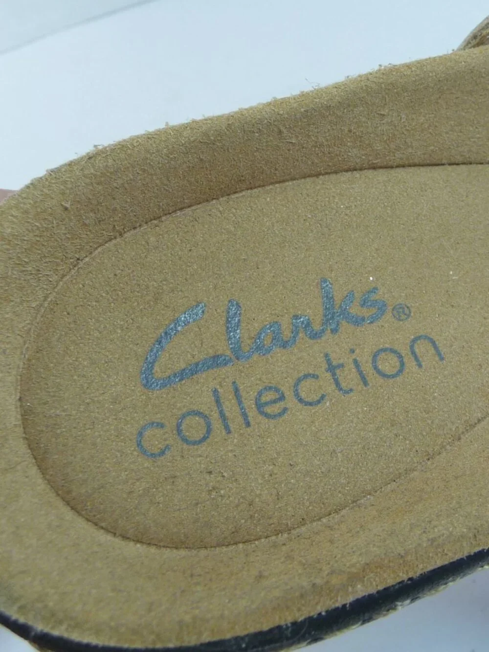 CLARKS SIZE 8 GOLD SLIDE SANDALS